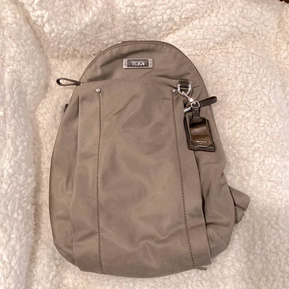 Tumi brive sling backpack khaki color